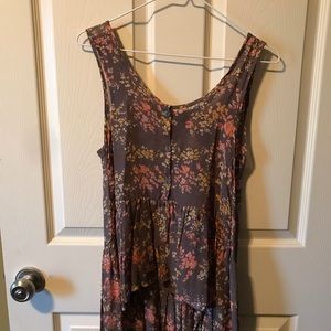 EUC Savannah Rae High Low Printed Top Medium